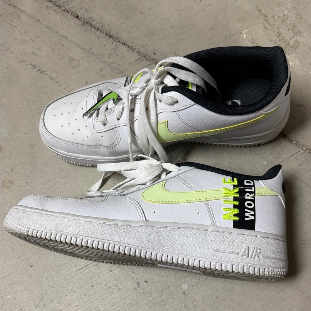 Nike Air Force 1 LV8 1 GS Worldwide Pack White Barely Volt Size 7Y Boys